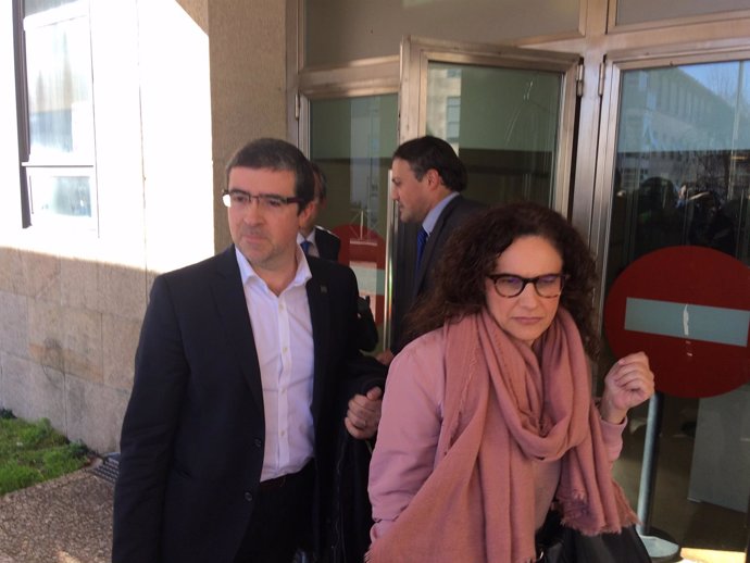 Los dos altos cargos del Sergas investigados a la salida de los juzgados