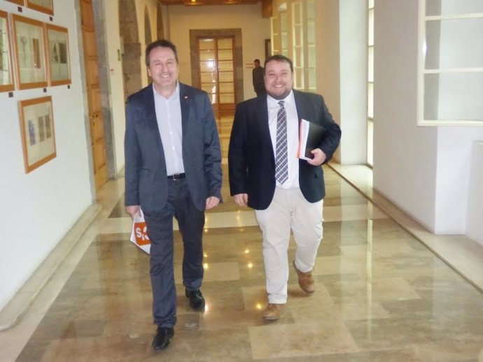 Juan Ramón Carrancio y Rubén Gómez, diputados de C's Cantabria, en el Parlamento
