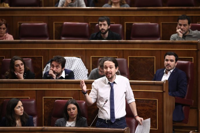 Pablo Iglesias i Irene Montero en la sessió de control al Govern en el Congres