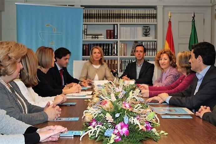 El Colegio de Farmacéuticos se reúne con el delegado de Salud en Almería