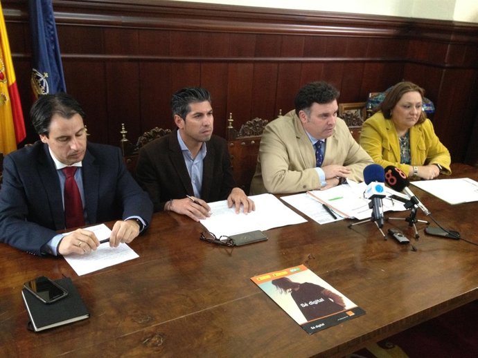 Nota Y Foto Empleo: El Ayuntamiento De Morón De La Frontera, Junta De Andalucía,