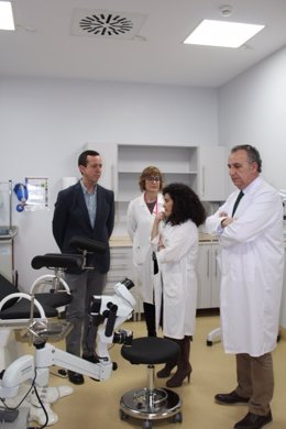 Martín visita las nuevas consultas del Hospital de Poniente