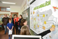 Escolares de Granada ultiman los preparativos para la celebración del Día de Andalucía