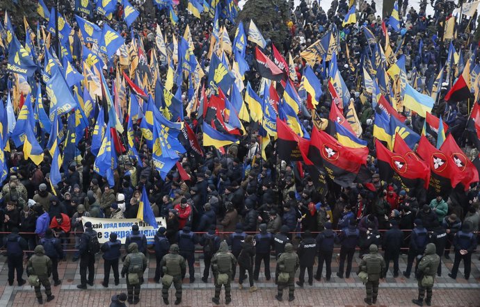 Manifestación convocada por nacionalistas y conservadores en Kiev