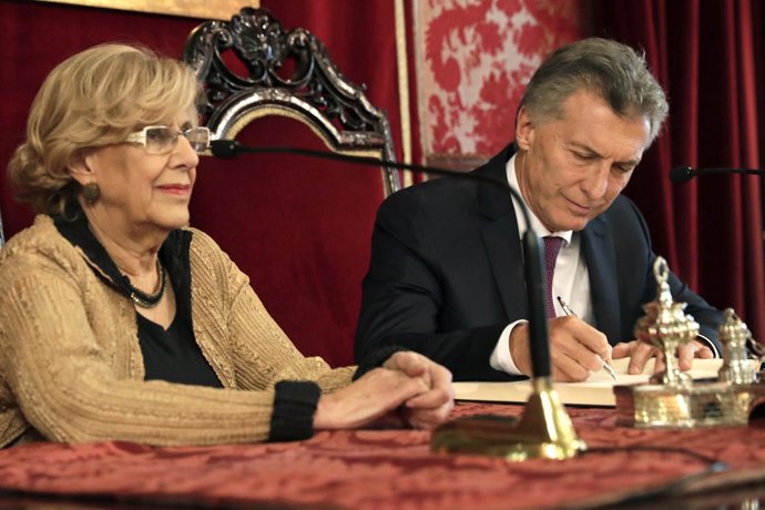 Manuela Carmena y Mauricio Macri