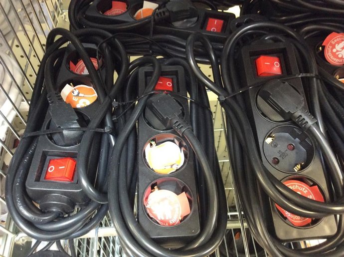 Enchufe, enchufes, regleta, electricidad, red eléctrica