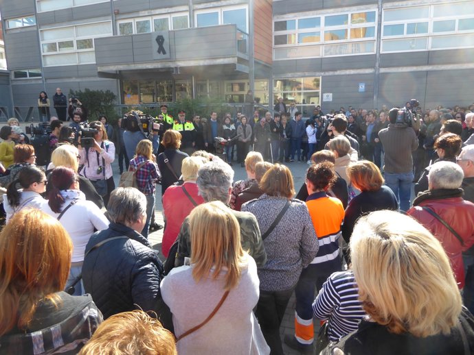 Minut de silenci celebrat a l'Ajuntament de Santa Perpètua de Mogoda 