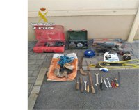 Detienen a una pareja de ladrones con una orden de alejamiento entre ellos por una denuncia de violencia de género