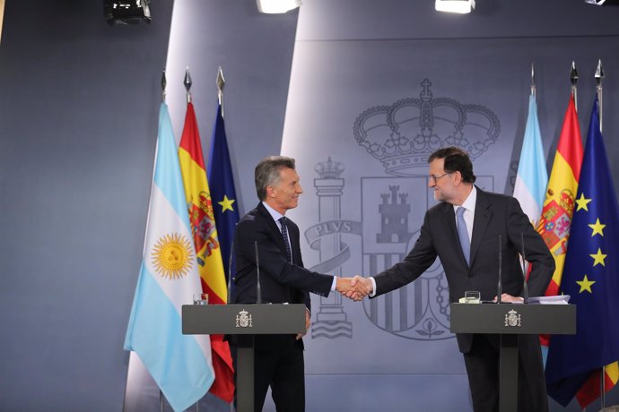 Rajoy recibe a Mauricio Macri en La Moncloa