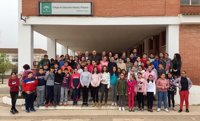 Zarza imparte una charla en un colegio de Nerva con motivo del Día de Andalucía