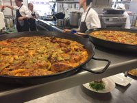 La paella de Sueca toma el Congreso con 1.500 raciones en un día