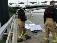 Bomberos recuperan en Sevilla un cadáver del río Guadalquivir en el puente de Chapina