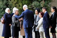 Mujeres sirias instan a la ONU a abordar durante las conversaciones de paz la situación de miles de detenidos en Siria