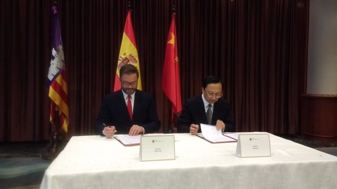 Firma de un convenio de cooperación entre Palma y Nanjing