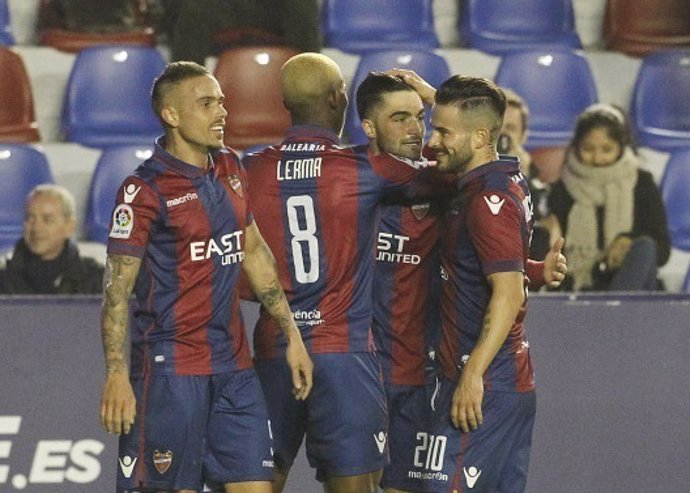 El Levante derrota al Córdoba y el Girona sigue al acecho