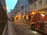 Herida muy grave una mujer de 83 años por quemaduras inhalatorias tras un incendio en su vivienda