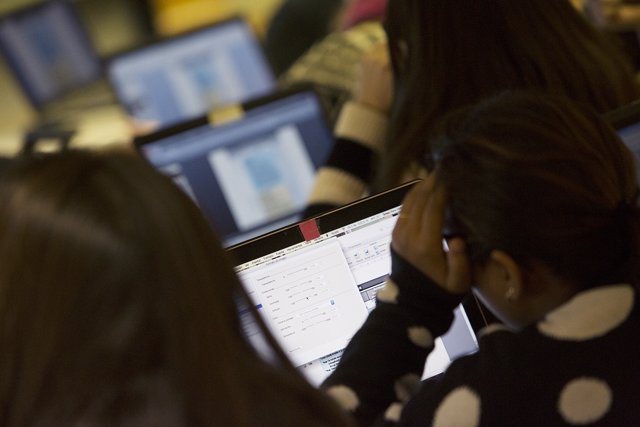 La ludificación llega a las aulas de UIC Barcelona con la aplicación DermoTrivia