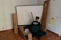 Recuperadas cuatro pantallas robadas en una escuela de Gondomar (Pontevedra)