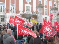 Trabajadores del transporte sanitario reclaman a Sanidad un aumento de conciertos para lograr mejoras salariales