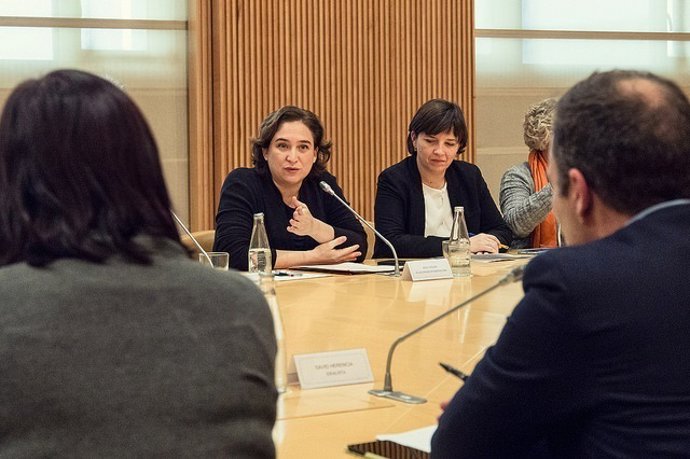 Ada Colau reunida amb el sector sobre els preus del lloguer