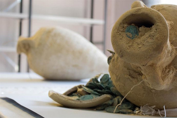 Monedas romanas halladas en Tomares (Sevilla)