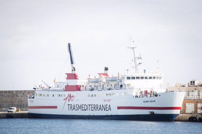 El buque 'Nura Nova' de Transmediterranea