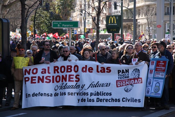Manifestación de las Marchas de la Dignidad para defender las pensiones públicas