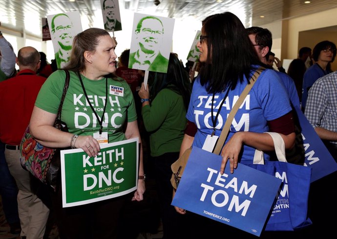 Simpatizantes de Keith Ellison y Tom Perez