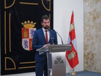 Tudanca ensalza a los emigrantes de CyL pero insta a trabajar para que "no se tengan que seguir marchando"