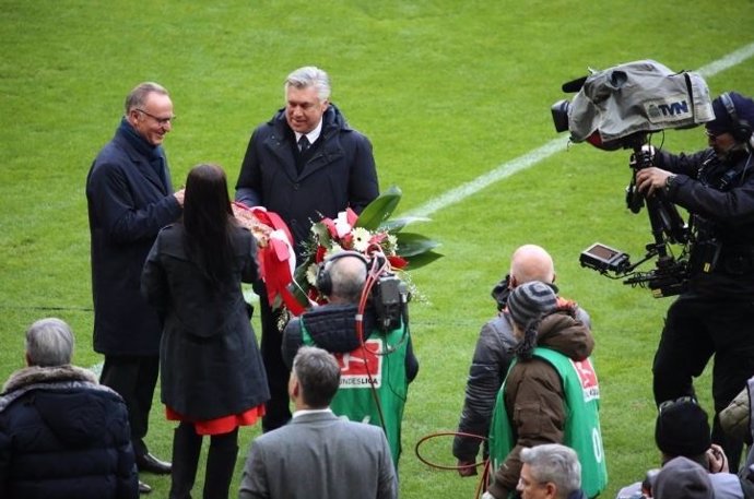 Ancelotti, homenajeado por el Bayern