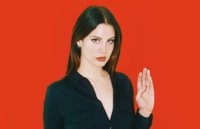 Lana del Rey quiere echar a Trump de la Casa Blanca a base de brujería