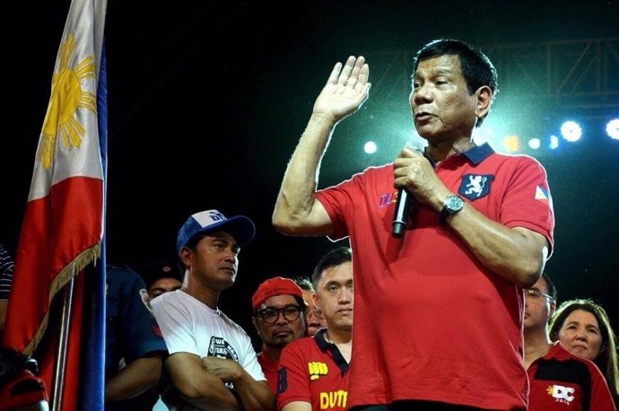 Rodrigo Duterte en un acto de campaña antes de ser elegido presidente