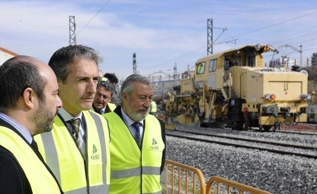 El ministro de Fomento visita unas obras