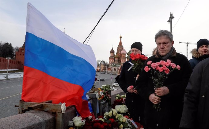 Miles de personas en Moscú para conmemorar el asesinato de Boris Nemtsov