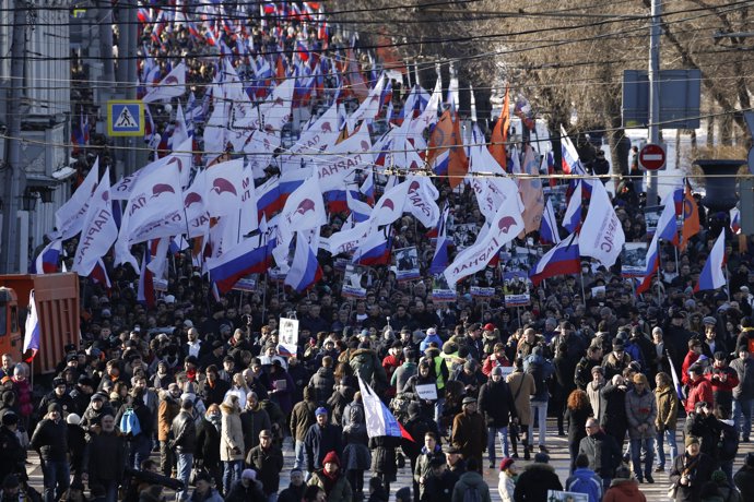 Manifestantes en el centro de Moscú