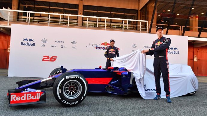 Toro Rosso presenta su novedoso STR12 en Barcelona