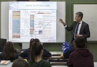 Unicaja y EspañaDuero ofrecen una visión práctica del mundo financiero a alumnos de Bachillerato de Extremadura