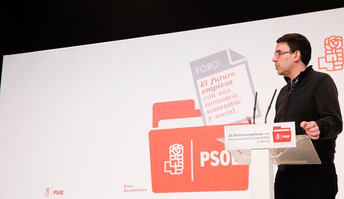El portaveu de la Gestora del PSOE, Mario Jiménez, en clausura de fòrum econòmic