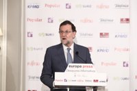 Rajoy dice que Homs está sometido a la ley como todos y le recuerda que España tiene "muy buena salud"