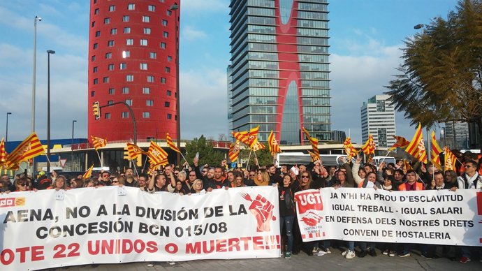 Más de 200 trabajadores de la hostelería y la restauración se han manifestado