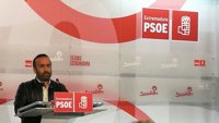 El PSOE apela a la unidad de "todas" las fuerzas políticas extremeñas para afrontar el "problema gravísimo" del paro