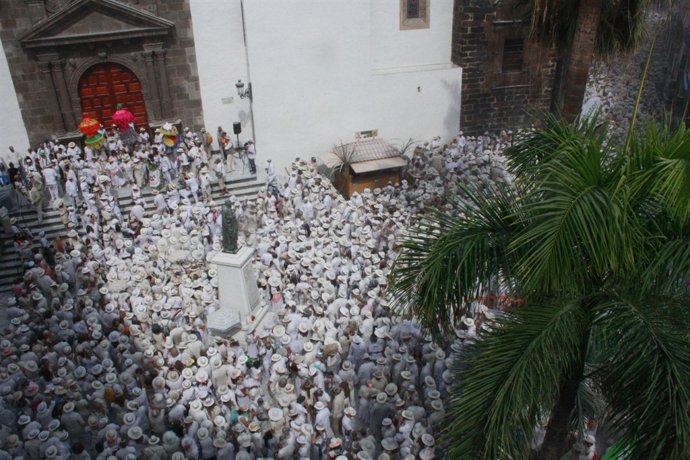 Información: Santa Cruz De La Palma Se Prepara Para Vivir Unos Indianos Multitud