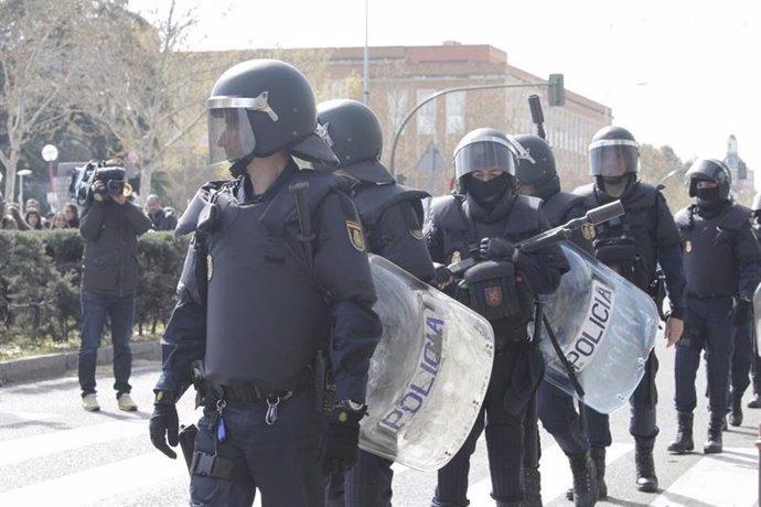 Policías antidisturbios. Foto de recurso