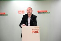 PSOE-A critica que Moreno hable "mal" de Andalucía y Rajoy aproveche para "atacarla"