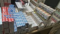 Recuperan 2.145 cajetillas de tabaco procedentes de un robo en un estanco y detienen a tres personas