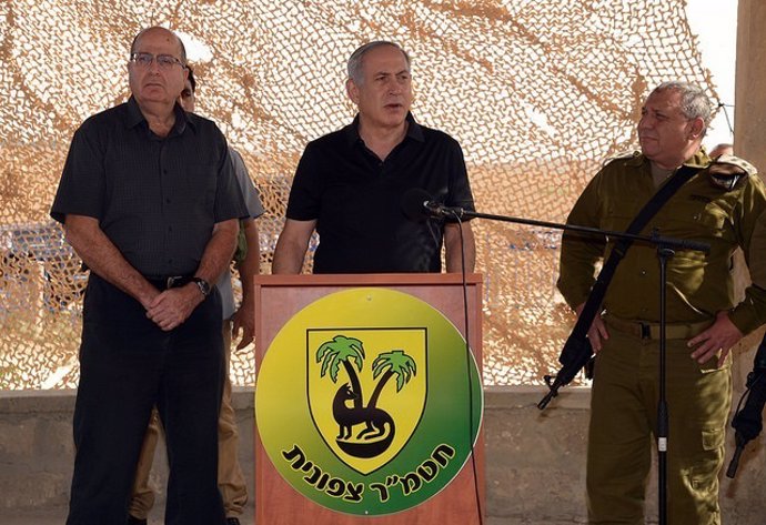 Netanyahu visita un cuartel militar cerca de la Franja de Gaza