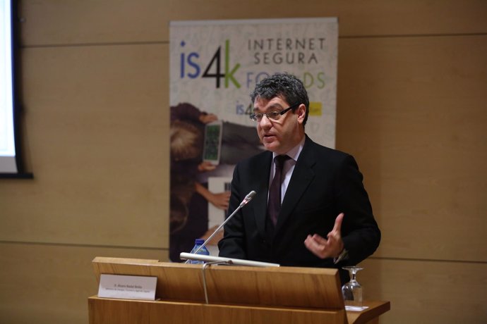 Álvaro Nadal presenta el Centro de Seguridad en Internet para menores