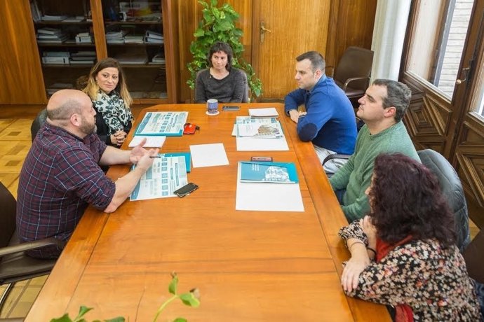 Técnicos del Ayuntamiento de Marbella con la vicealcadesa de Zaragoza