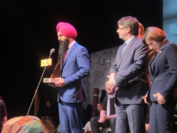 GaganDeep Singh (comunidad Sikh, Premi Martí Gasull) Pte. Carles Puigdemont