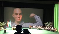 Homenaje a la "sonrisa eterna" de Pablo Raez en los actos del 28F por su lucha por la donación
